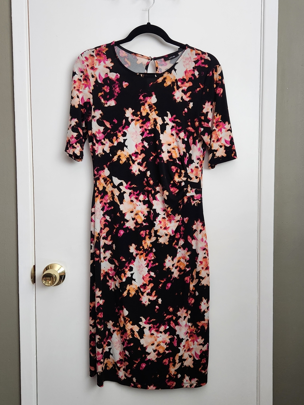Women’s Black Floral Sheath Dress